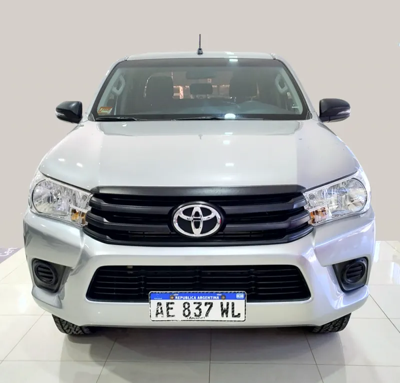 Toyota Hilux DX 2.4 DC 4x2, foto 1