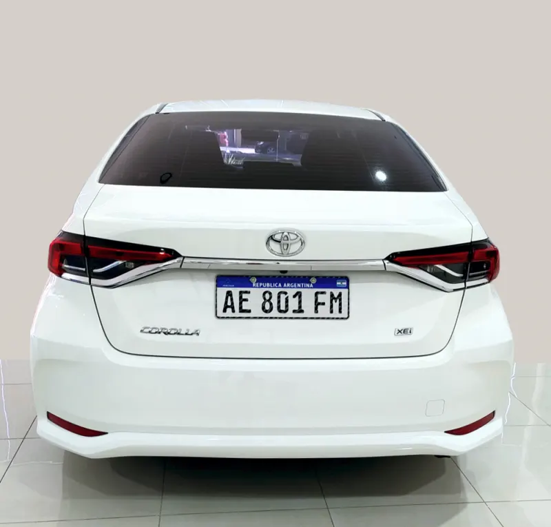 Toyota Corolla 2.0 XEI, foto 1