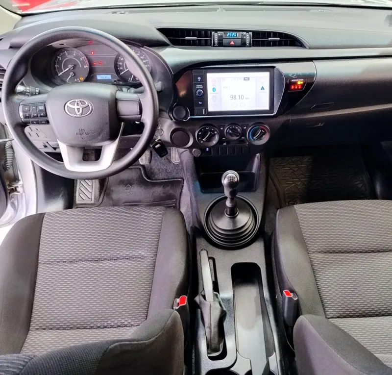 Toyota Hilux DX 2.4 DC 4x2, foto 10