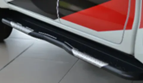 Estribo RH GR para Toyota Hilux GR-Sport III
