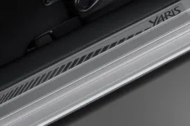 Zocalos de aluminio para Toyota Yaris Hatchback