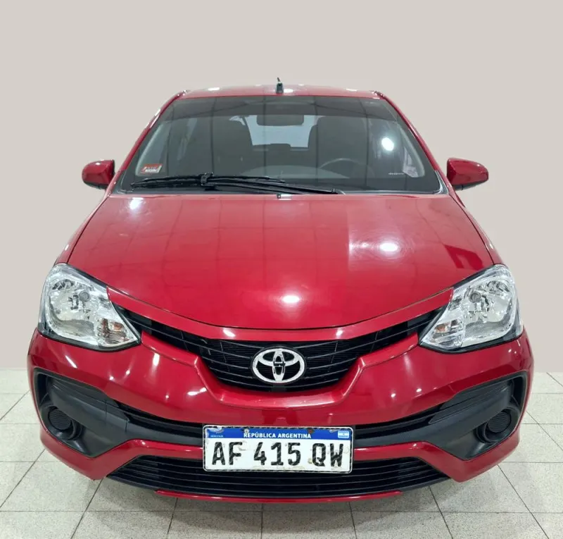 Toyota Etios X 5 puertas 6MT, foto 1